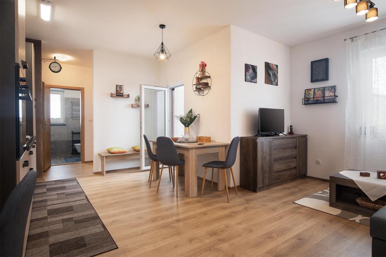 רוביני Apartment Little Gallery **** מראה חיצוני תמונה