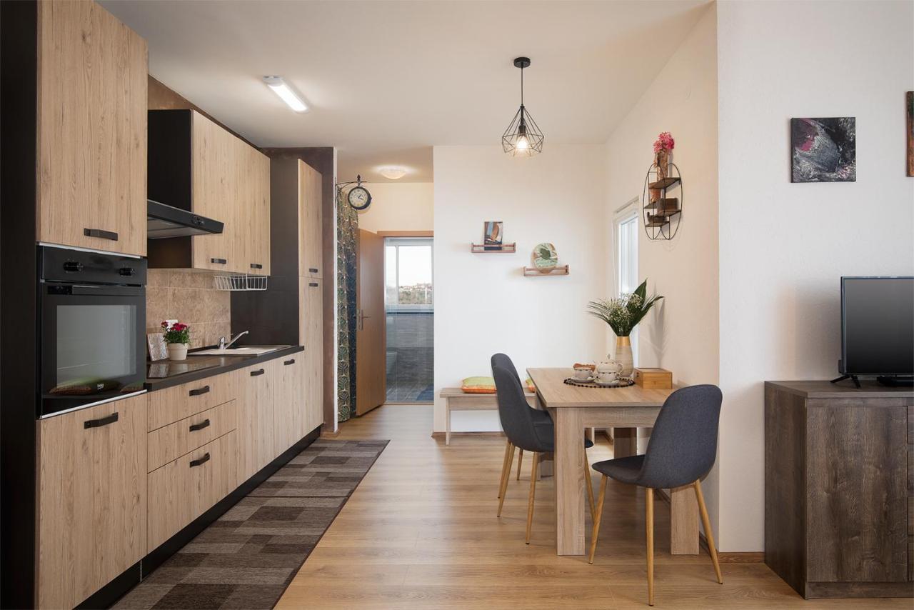 רוביני Apartment Little Gallery **** מראה חיצוני תמונה